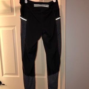 Size Small Athleta Light Reflective Leggings